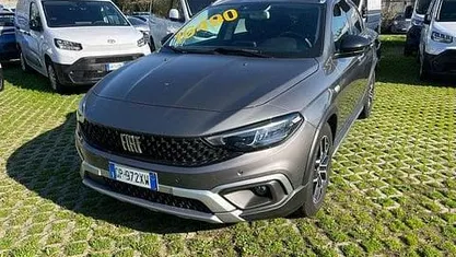 Usata Fiat Tipo Cross 101 CV (74 kW) 2021 Grigio Utilitaria