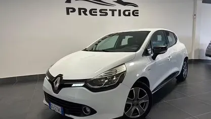 Begagnad Renault Clio IV 75 HK (55 kW) 2015 Vit Sedan