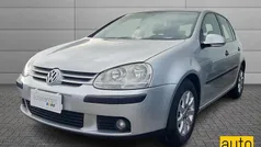 Grigio Usata 2007 VW Golf V Comfortline Tre volumi | 3950 € (Buon prezzo)