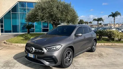 Usata Mercedes GLA250 Premium 160 CV (117 kW) 2021 Grigio SUV