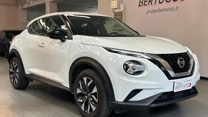 Usata Nissan Juke Acenta 114 CV (83 kW) 2022 Bianco SUV