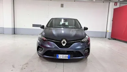 N.d Usata 2022 Renault Clio V Business Tre volumi | 13.900 € (Buon prezzo)