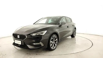 Usata Seat Leon FR 131 CV (96 kW) 2022 Nero Utilitaria