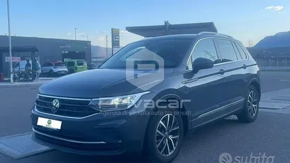 Usata VW Tiguan Life 131 CV (96 kW) 2022 Grigio SUV