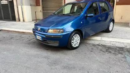 Usata Fiat Punto 60 CV (44 kW) 2002 Bluazzurro Utilitaria