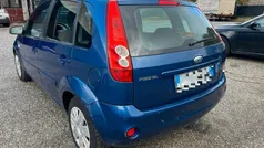 Blu Usata 2007 Ford Fiesta Ghia Due volumi | 3200 € (Buon prezzo)