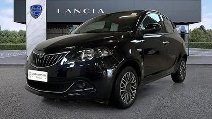 Usata Lancia Ypsilon Silver 70 CV (51 kW) 2023 Nero Utilitaria