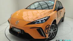 Arancione Usata 2023 MG MG4 EV Due volumi | 27.900 € (Buon prezzo)