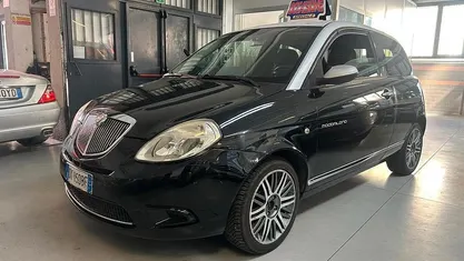 Usata Lancia Ypsilon 60 CV (44 kW) 2009 Nero Utilitaria