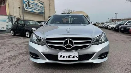Argento Usata 2015 Mercedes E220 Tre volumi | 11.990 € (Super prezzo)