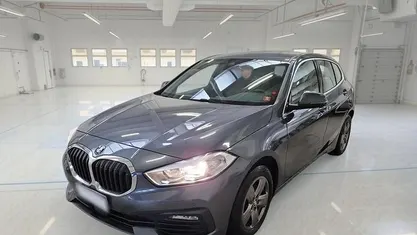 Begagnad BMW 116 Advantage 116 HK (85 kW) 2020 Grå Halvkombi