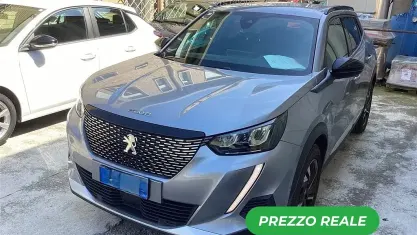 Usata Peugeot 2008 131 CV (96 kW) 2023 Grigio SUV