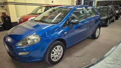 Usata Fiat Punto Lounge 69 CV (50 kW) 2014 Blu Utilitaria