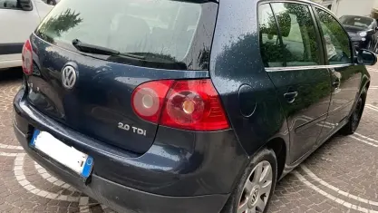 Usata VW Golf IV Sportline 140 CV (102 kW) 2004 Blu Utilitaria