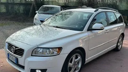 Usata Volvo V50 Momentum 115 CV (84 kW) 2012 Bianco Station wagon