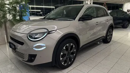 Usata Fiat 600 La Prima 101 CV (74 kW) 2025 Beige capuccino SUV