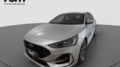 Moondust silver Usata 2024 Ford Focus ST-Line Tre volumi | 22.880 € (Buon prezzo)