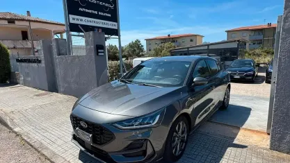Usata Ford Focus ST-Line 120 CV (88 kW) 2022 Grigio Berlina