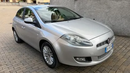 Usata Fiat Bravo Emotion 90 CV (66 kW) 2010 Argento Utilitaria