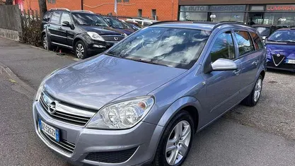 Usata Opel Astra Cosmo 116 CV (85 kW) 2010 Grigio Station wagon
