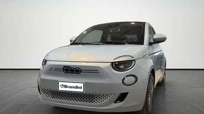 Usata Fiat 500e Icon 85 kW (116 CV) 2021 Azzurro Cabrio