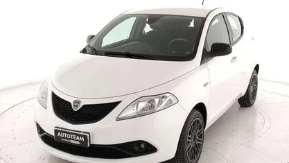 Usata 2019 Lancia Ypsilon Platinum Utilitaria | 10.800 € (Buon prezzo)