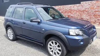 Usata Land Rover Freelander 109 CV (80 kW) 2005 Bluazzurro SUV