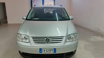 Usata VW Touran Highline 105 CV (77 kW) 2005 Grigio Monovolume