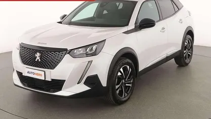 Usata Peugeot 2008 Allure 101 CV (74 kW) 2023 SUV
