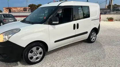 Usata Fiat Doblò Lounge 105 CV (77 kW) 2011 Bianco Monovolume