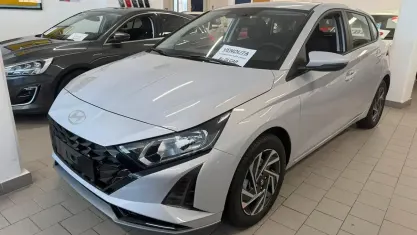 Nuova Hyundai i20 100 CV (73 kW) 2026 Grigio Utilitaria