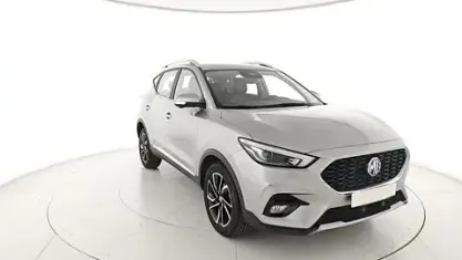 Usata MG ZS Luxury 106 CV (77 kW) 2024 Argento SUV