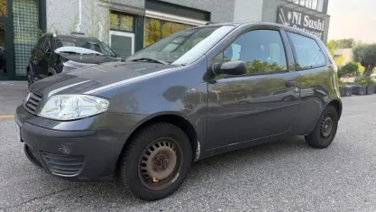 Usata Fiat Punto 60 CV (44 kW) 2004 Grigio Utilitaria