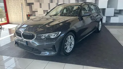 Gray Usata 2020 BMW 320 Station wagon | 20.000 € (Buon prezzo)