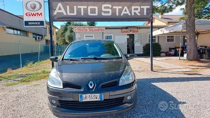 Nero Usata 2008 Renault Clio II LE Tre volumi | 3000 €