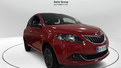 Używany Lancia Ypsilon Gold 69 KM (50 kW) 2022 Czerwony Hatchback
