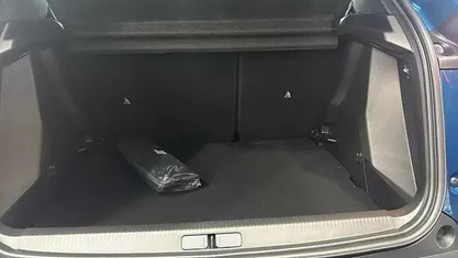 Nuova Peugeot e-208 Style 2025 Bianco Utilitaria