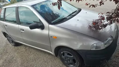 Usata Fiat Punto 73 CV (53 kW) 1994 Grigio Berlina