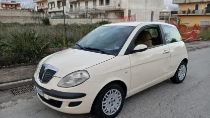 Usata Lancia Ypsilon 60 CV (44 kW) 2005 Nero Utilitaria