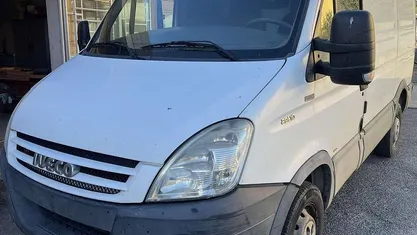 Usata Iveco Daily 97 CV (71 kW) 2008 Bianco Furgone