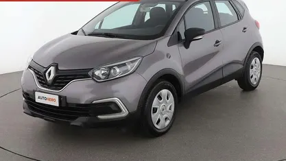 Usata Renault Captur Life 90 CV (66 kW) 2017 Grigio SUV
