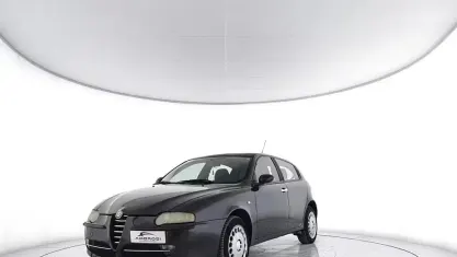 Usata Alfa Romeo 147 Progression 116 CV (85 kW) 2003 Bluazzurro Utilitaria