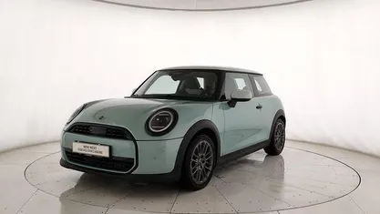 Begagnad Mini Cooper Classic 156 HK (114 kW) 2024 Grön Halvkombi