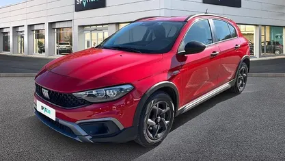 Rosso Usata 2021 Fiat Tipo Cross Tre volumi | 13.750 € (Cara)