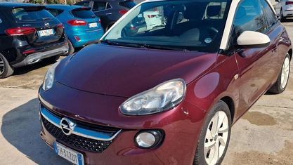 Usata Opel Adam 70 CV (51 kW) 2017 Viola Utilitaria
