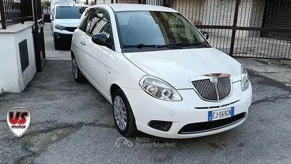Usata Lancia Ypsilon 75 CV (55 kW) 2011 Utilitaria