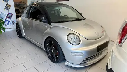 Usata VW New Beetle 116 CV (85 kW) 1999 Grigio Utilitaria
