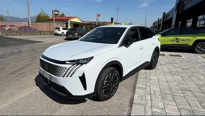 Usata Peugeot 3008 Allure 145 CV (106 kW) 2025 SUV