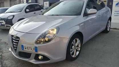 Blu/azzurro Usata 2014 Alfa Romeo Giulietta Exclusive Due volumi | 8900 € (Buon prezzo)