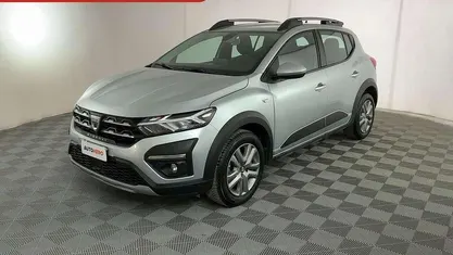 Usata Dacia Jogger Comfort 91 CV (66 kW) 2021 Argento Monovolume